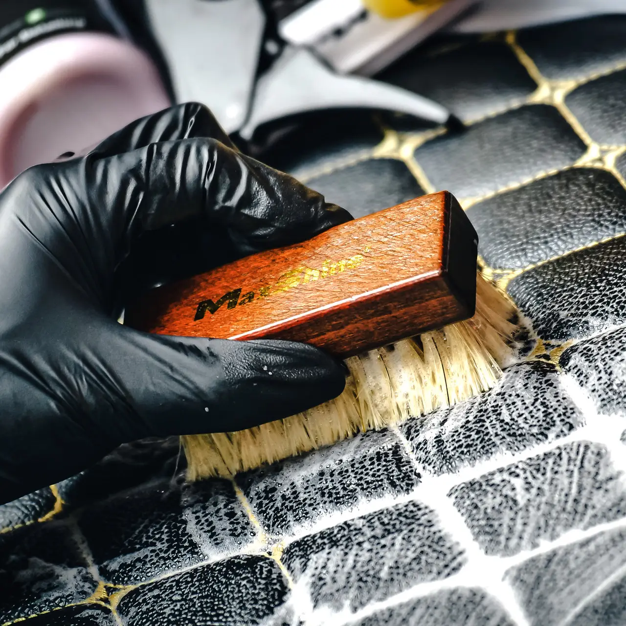 Щітка міні з ворсу кабана MaxShine Leather & Textile Cleaning Brush_2