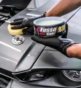 Довготривалий твердий віск для темних авто SOFT99 Fusso Coat 12 Months Protection Black 200г