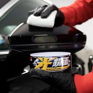 Віск-антицарапін для темних авто SOFT99 Scratch Clear Wax Mirror Finish Black
