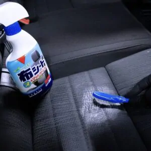 Безпечний очисник текстильних сидінь SOFT99 Fabric Seat & Mat Cleaner 400мл