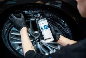 Засіб для захисту та догляду за шинами та гумою з полімерами FX Protect Tire And Rubber Protection