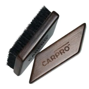 Щітка для чищення шкіри з ворсу кабана CarPro Leather and Fabric Brush 130×36мм (CAR433)