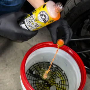 Автошампунь, що очищує смоли, сліди від комах Chemical Guys Bug Plus Tar Remover Heavy Duty Car Wash Shampoo 1893мл (CWS104_64)