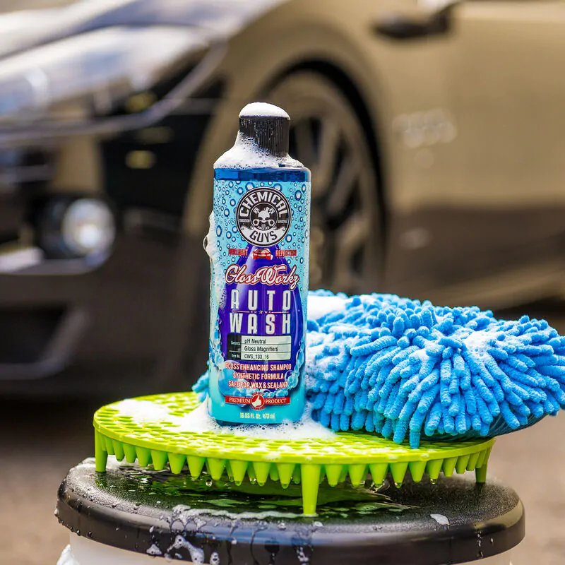 Автошампунь з підсилювачем блиску та нейтральним Ph Chemical Guys Glossworkz Intense Gloss Booster and Paintwork Cleanser 473мл (CWS133_16)