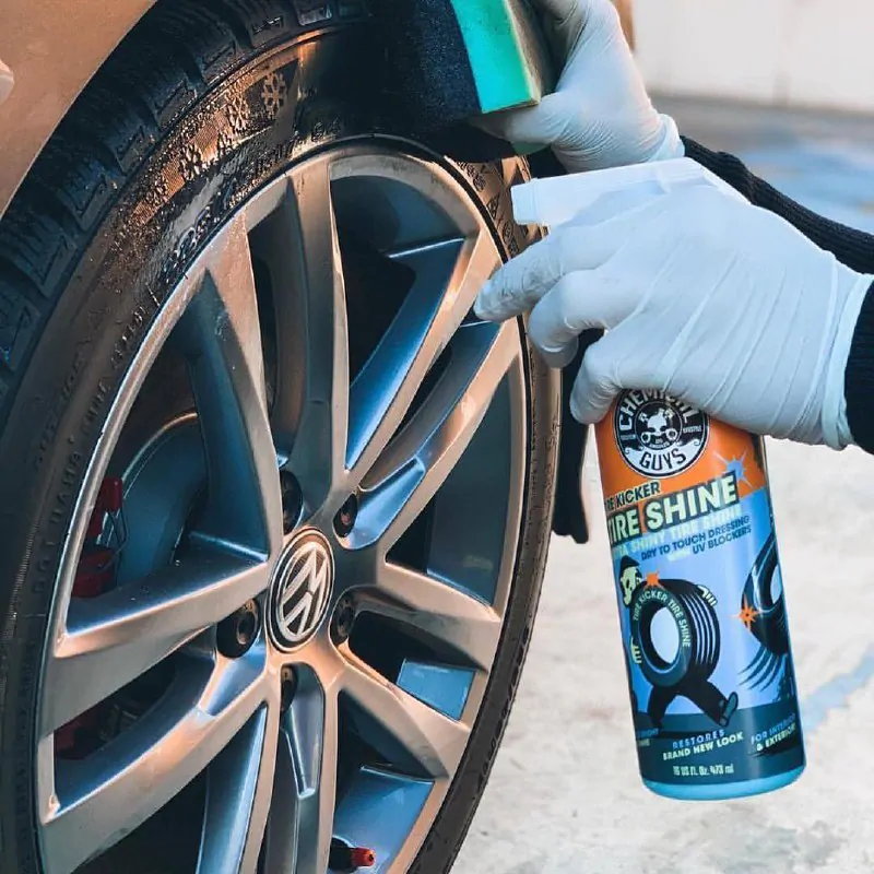 Глянцевий блиск для шин Chemical Guys Tire Kicker Extra Glossy Tire Shine 3785мл (TVD113)