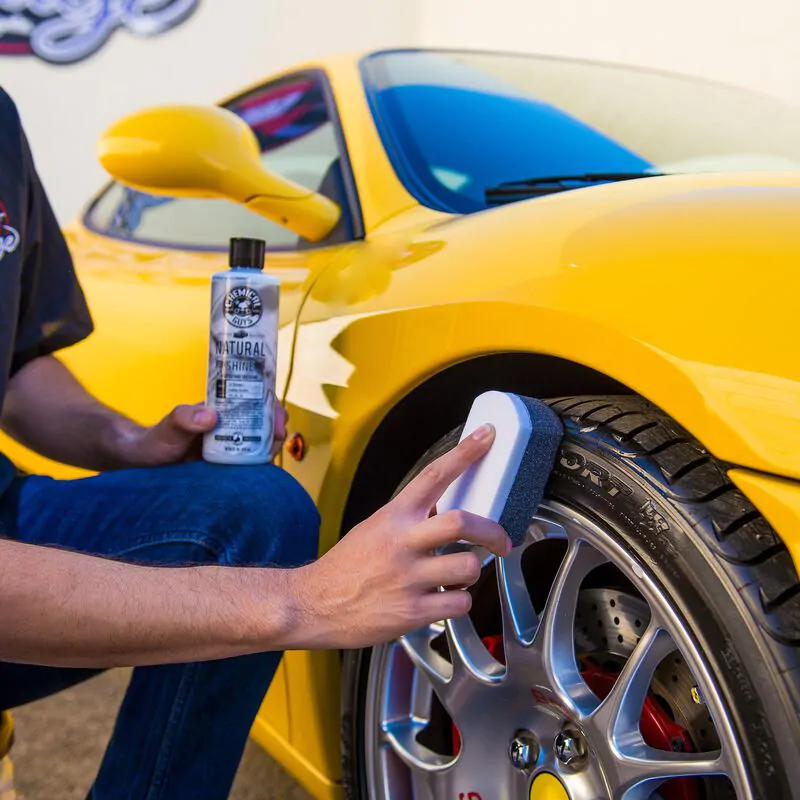 Дресинг для гуми, вінілу та пластику Chemical Guys Natural Shine New Look Shine Plastic, Rubber, Vinyl Dressing 473мл (TVD201_16)