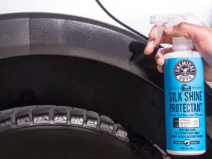 Дресинг для гуми, вінілу, пластику Chemical Guys Silk Shine Vinyl, Rubber, Plastic Satin Protectant Dressing 3785мл (TVD109)