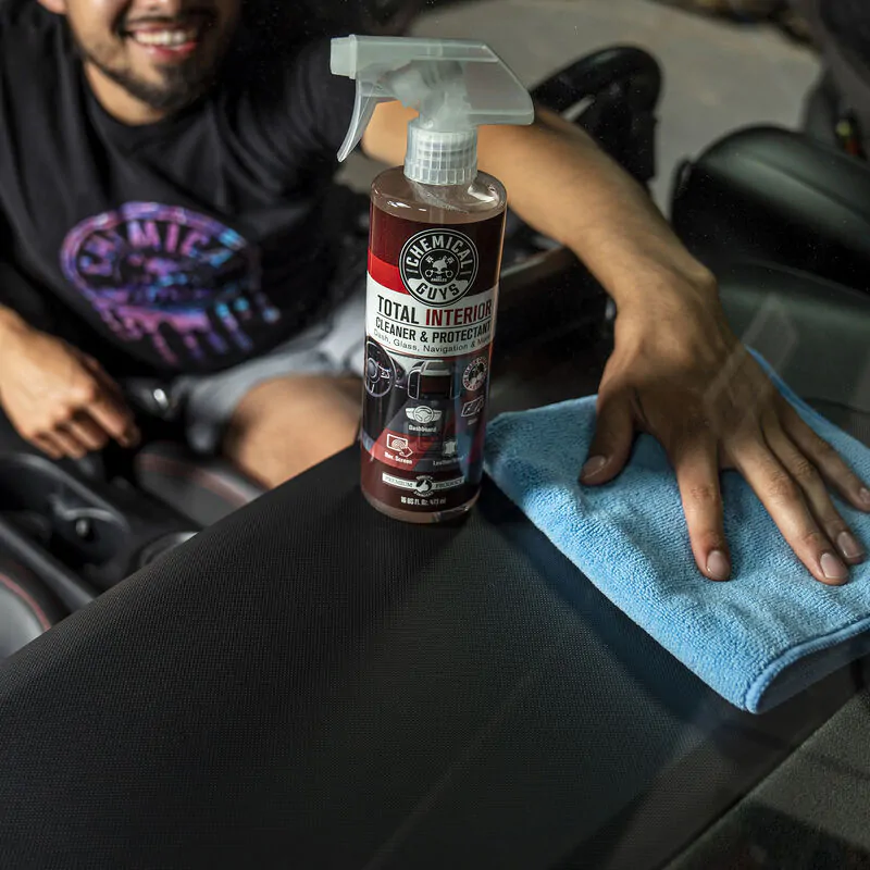 Засіб для очищення та захисту салону, аромат вишні Chemical Guys Total Interior Cleaner & Protectant Black Cherry Scented 473мл (SPI225_16)