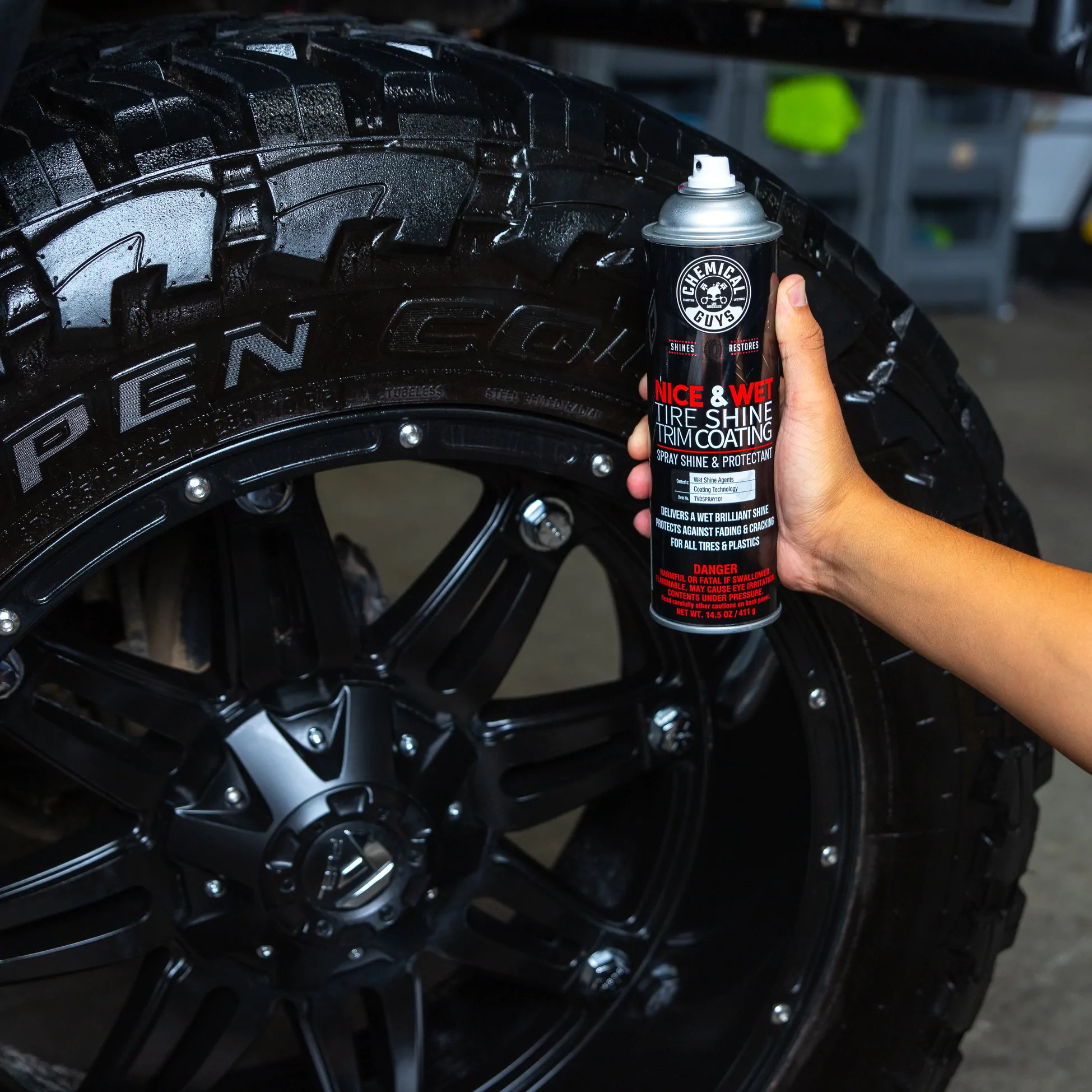 Засіб для відновлення та захисту гуми глянцевий Chemical Guys Nice and Wet Tire Shine Protective Coating 454г (TVDSPRAY101)