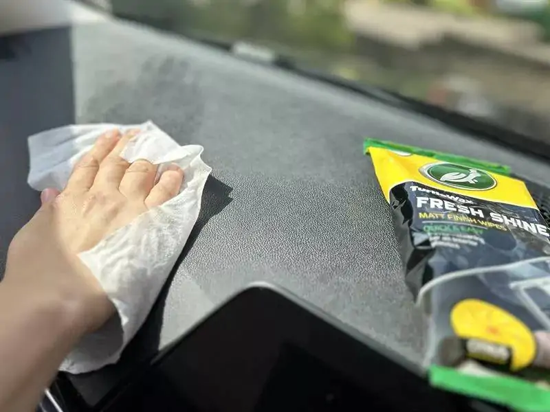 Серветки-поліроль для салону матові Turtle Wax Fresh Shine Citrus Matt Finish Wipes 24шт (54096)