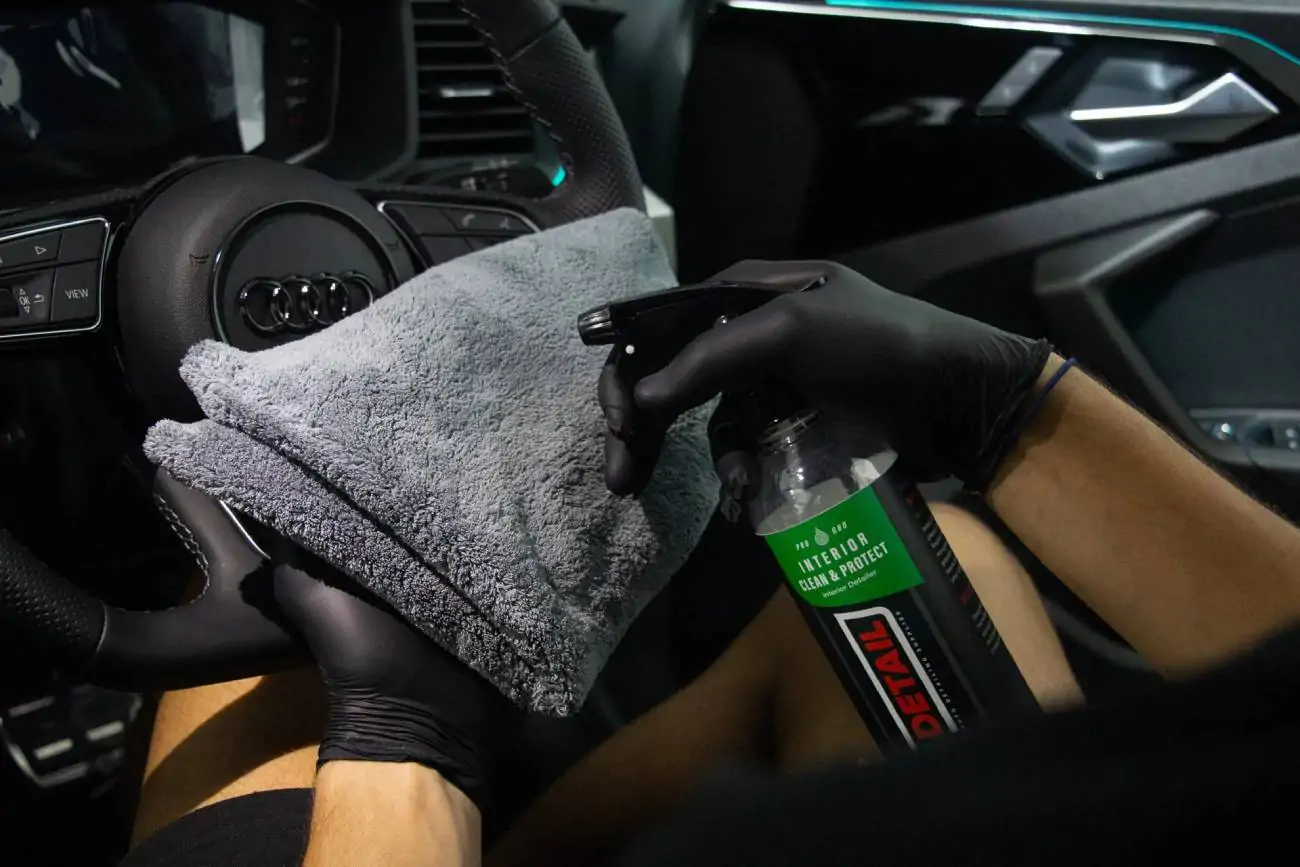 Очисник інтерʼєру DIY Detail Interior Clean & Protect 473мл