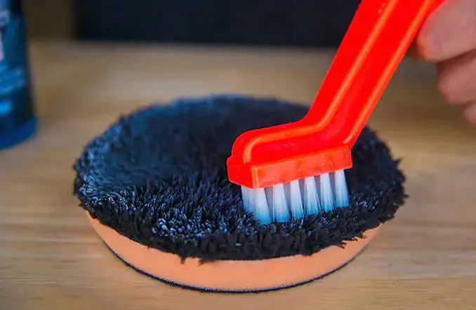 Foam pad conditioning brush Chemical Guys