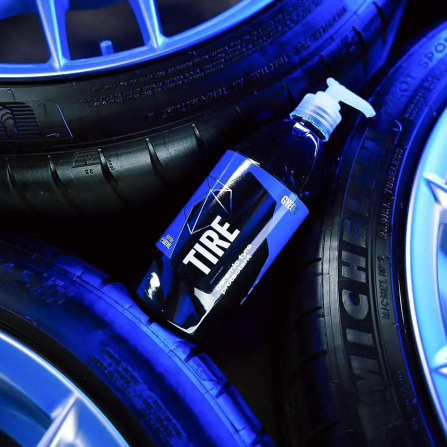 Кварцове захисне покриття для гуми Gyeon Q2 Tire 400мл