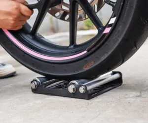 Стенд для мийки та обслуговування мотоциклетних коліс MaxShine Motorcycle Stand Wheel Roller