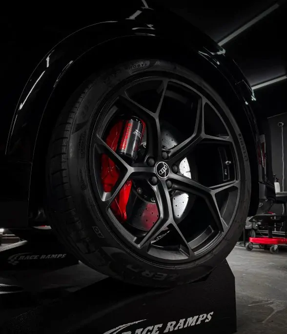 Засіб для чорніння шин та зовнішнього пластику 2-в-1 Ultimate Slick Black 200мл (UL-00200)